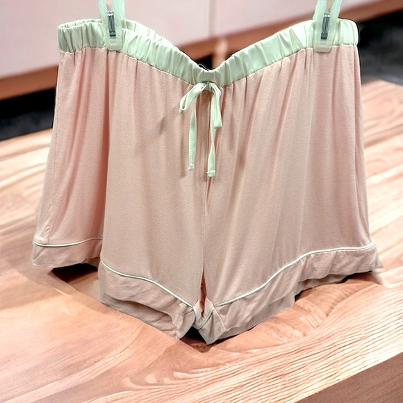 Fredericks Of Hollywood Pink Elastic Waist Rayon Blend High Rise PJ Shorts 1X - Picture 4 of 4